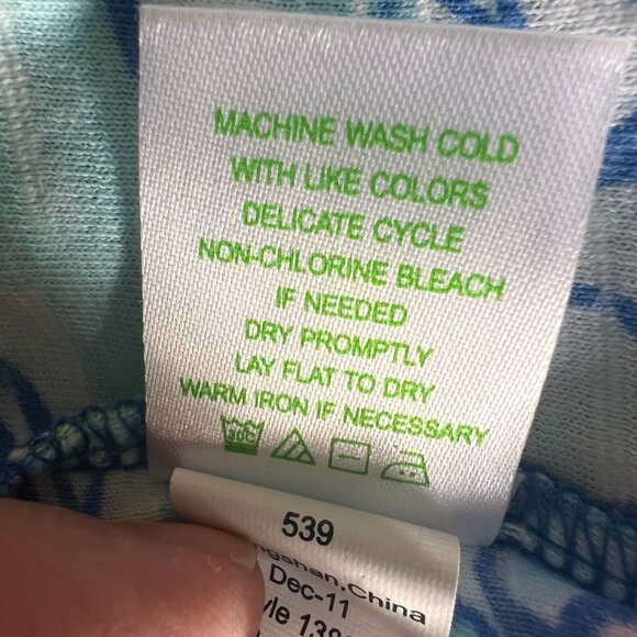 NWT Lilly Pulitzer Wynne Top Worth Blue May Flowers Medium Style 13880 - Picture 6 of 7